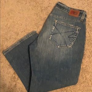 BKE Jean Capri size 30 starlite stretch